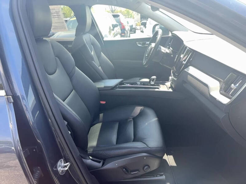 2023 Volvo XC60 B5 Core