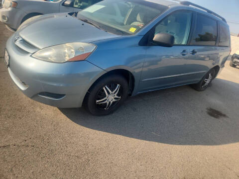 2006 Toyota Sienna CE 8 Passenger