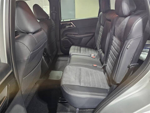 2025 Mitsubishi Outlander PHEV SE