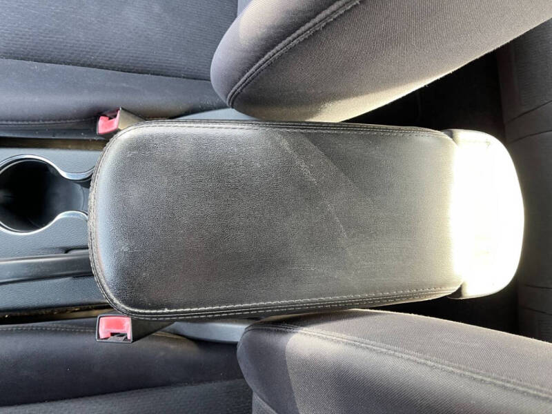 2013 Chrysler 200 LX