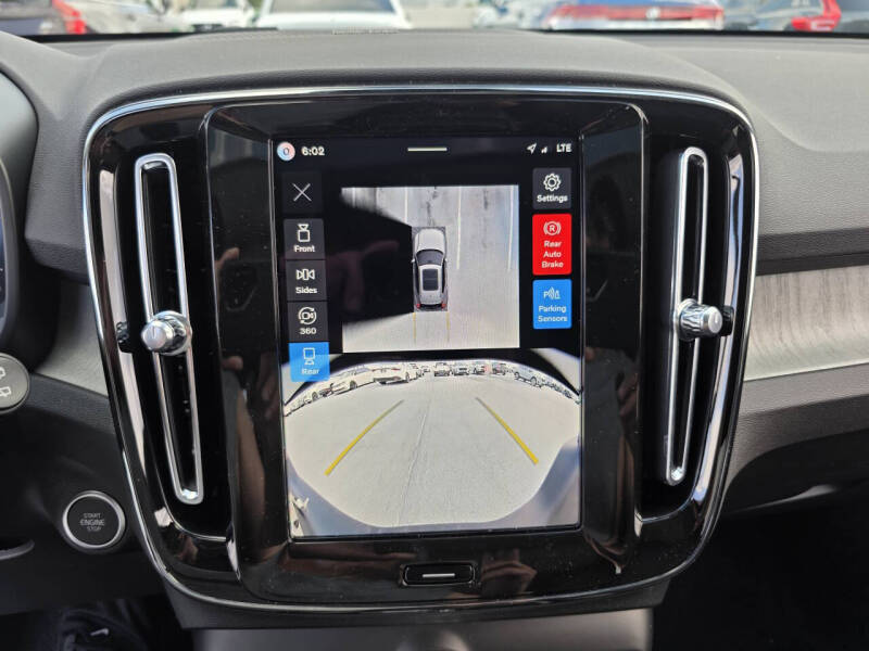 2026 Volvo XC40 B5 Plus
