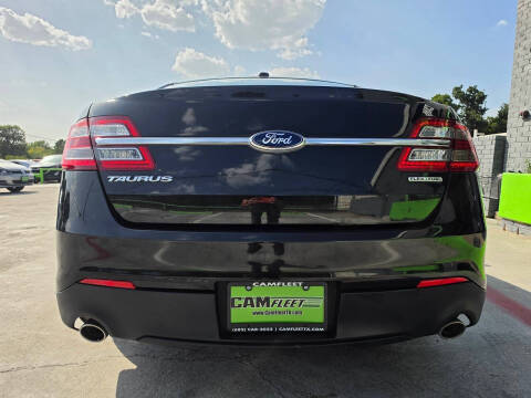 2013 Ford Taurus SE