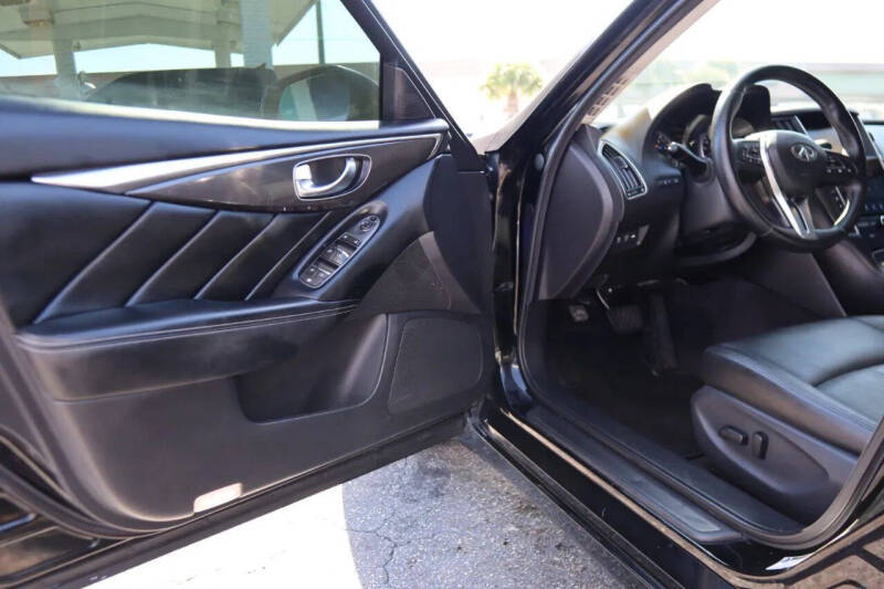 2018 Infiniti Q50 2.0T Luxe