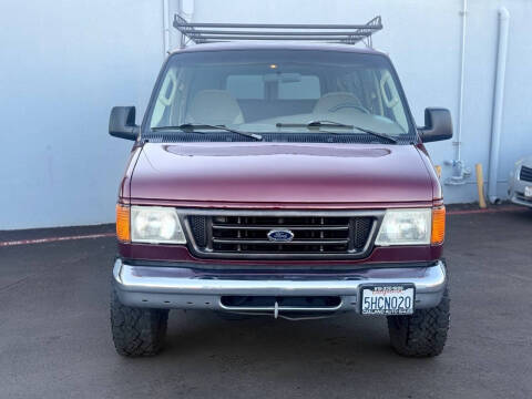 2004 Ford E-Series E-350 SD XLT