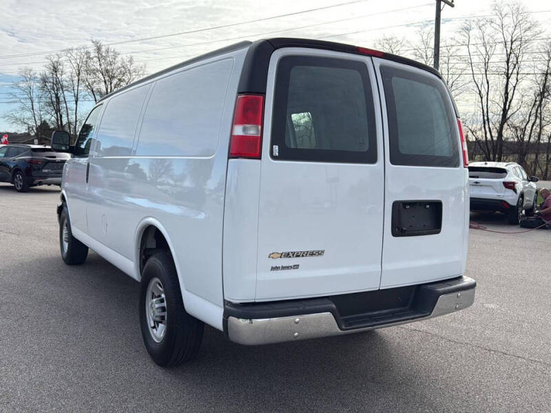 2023 Chevrolet Express 2500