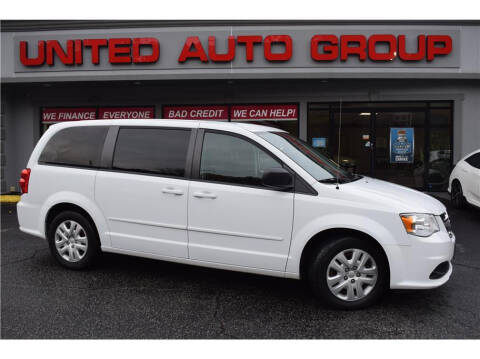 2016 Dodge Grand Caravan for sale at United Auto Group in Putnam CT