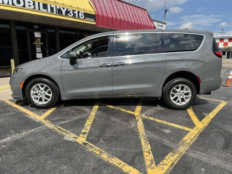 2023 Chrysler Pacifica Touring L