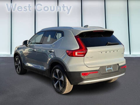 2025 Volvo XC40 B5 Plus Bright Theme