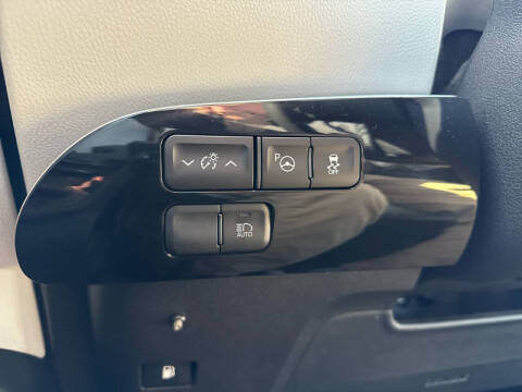 2017 Toyota Prius Three Touring