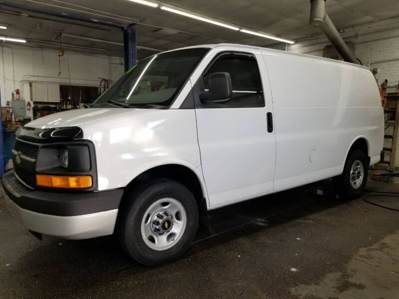 2007 Chevrolet Express for sale at DALE'S AUTO INC in Mount Clemens MI