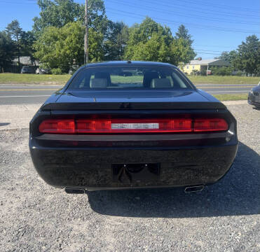 2013 Dodge Challenger SXT Plus
