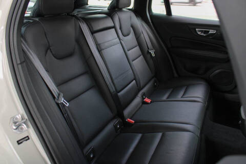 2020 Volvo V60 T5 Momentum