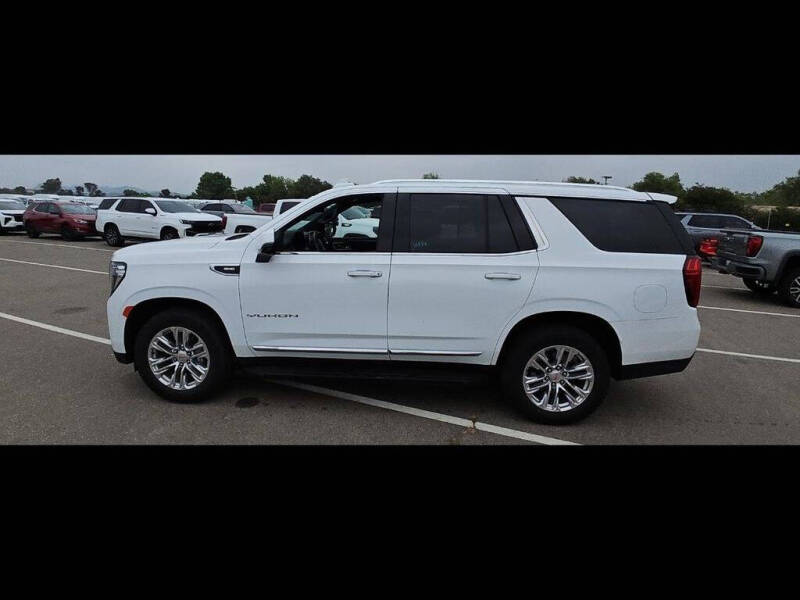 2023 GMC Yukon SLT