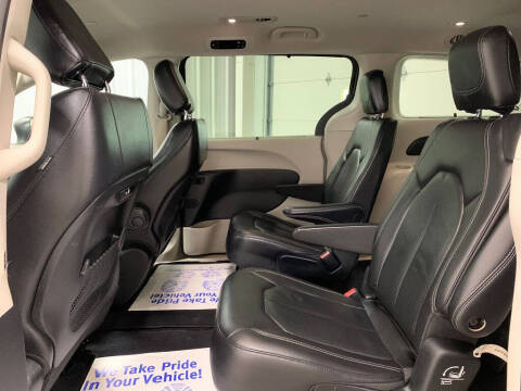 2022 Chrysler Pacifica Touring L