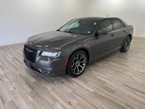 2018 Chrysler 300 for sale at Juan Autos y mas in O'Fallon MO