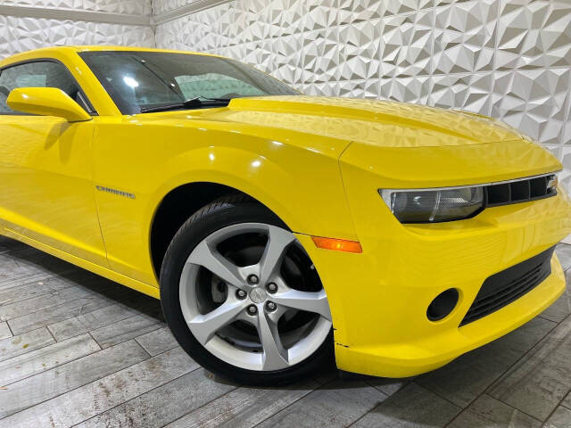 2015 Chevrolet Camaro 2LT photo 2