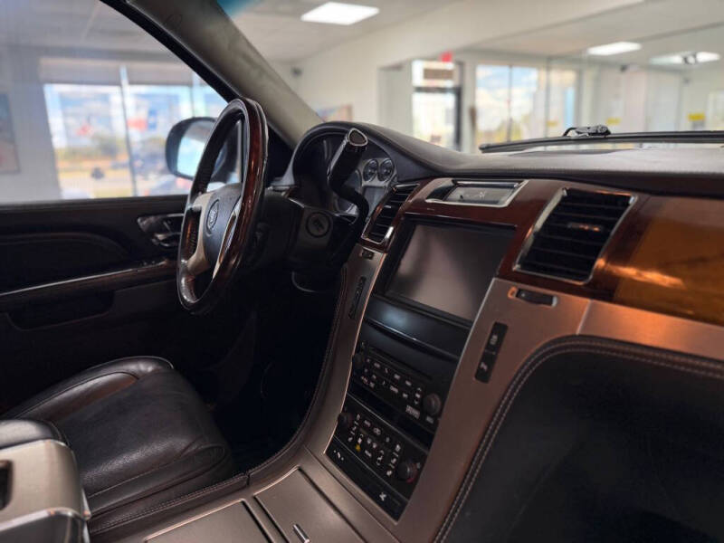 2013 Cadillac Escalade Platinum Edition