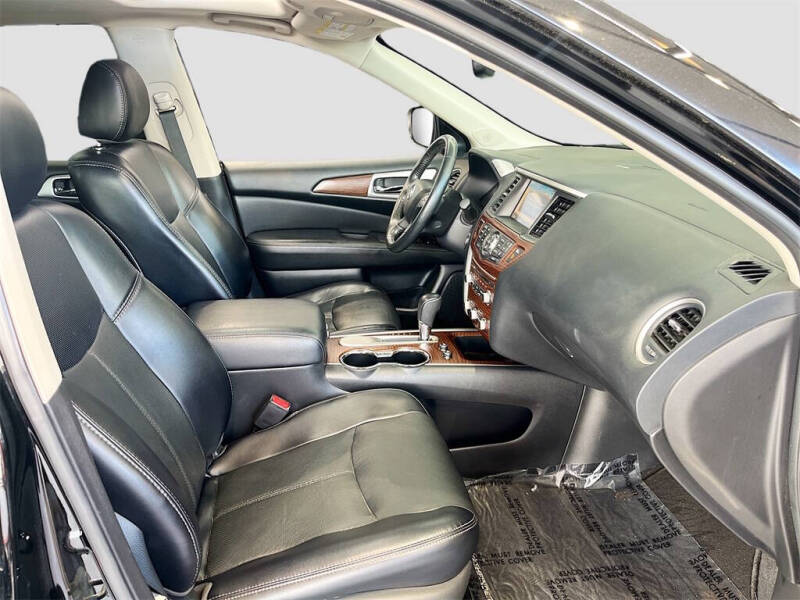 2020 Nissan Pathfinder Platinum