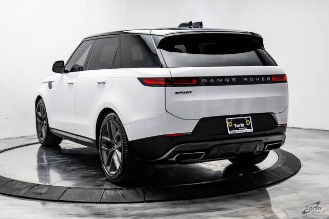 2024 Land Rover Range Rover Sport P360 SE