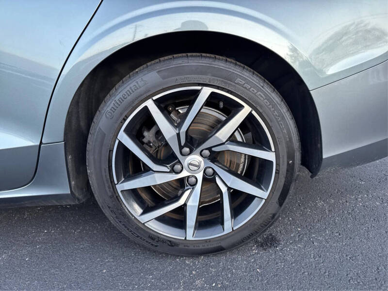 2019 Volvo S60 T6 Momentum