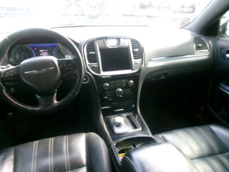 2018 Chrysler 300 S