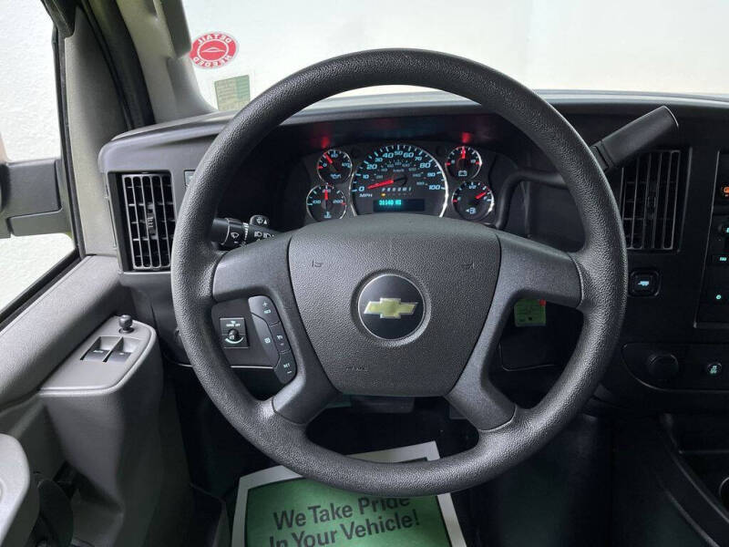 2022 Chevrolet Express 2500