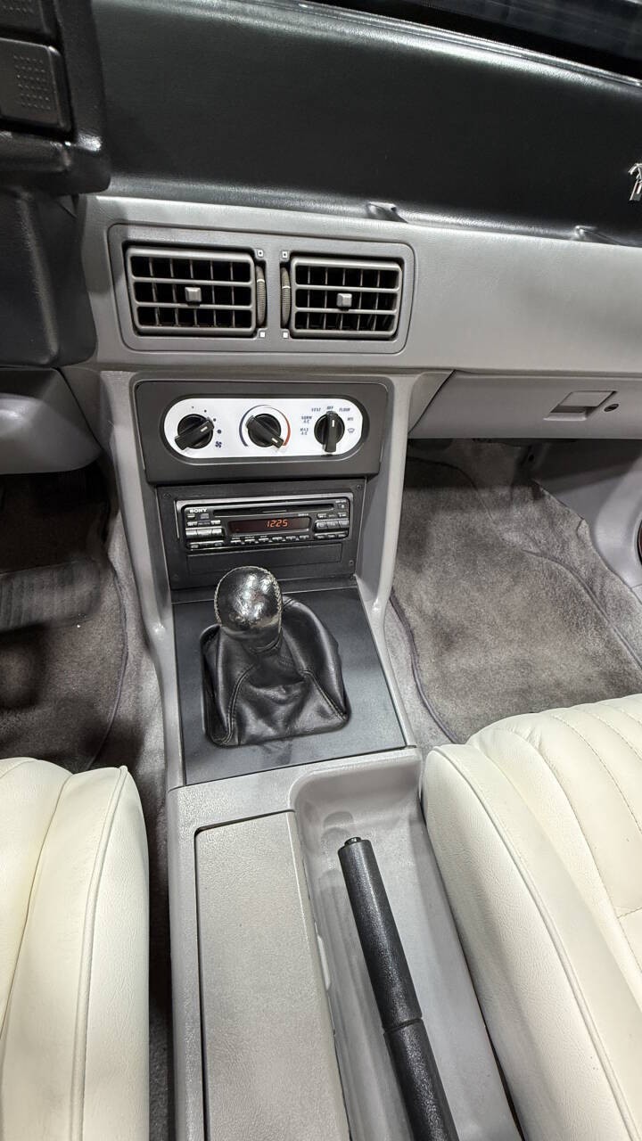 1993 Ford Mustang 38