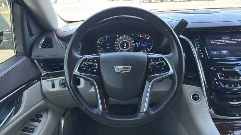 2017 Cadillac Escalade Luxury