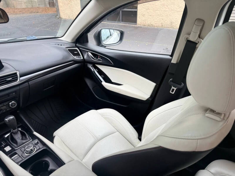 2017 Mazda MAZDA3 Grand Touring