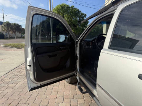 2011 Chevrolet Avalanche LTZ