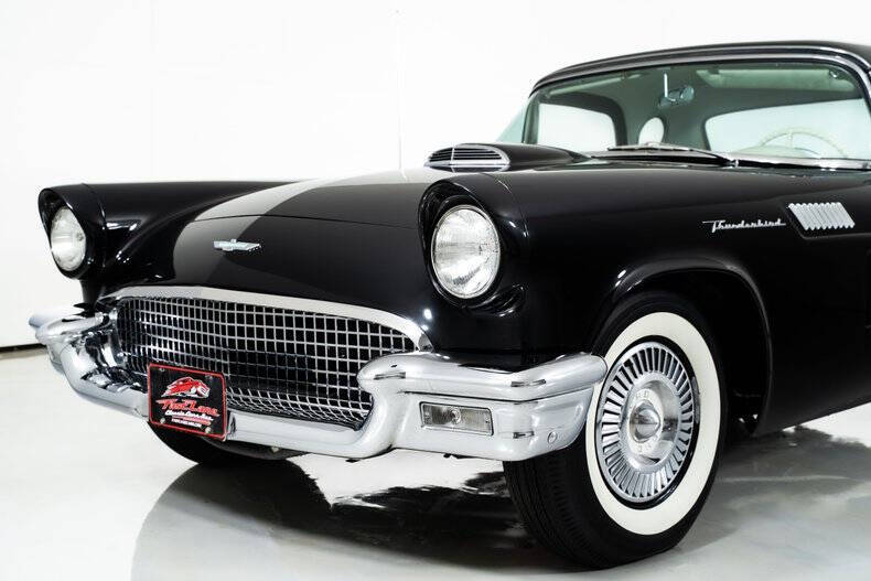 1957 Ford Thunderbird