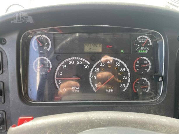 2015 Freightliner M2 106