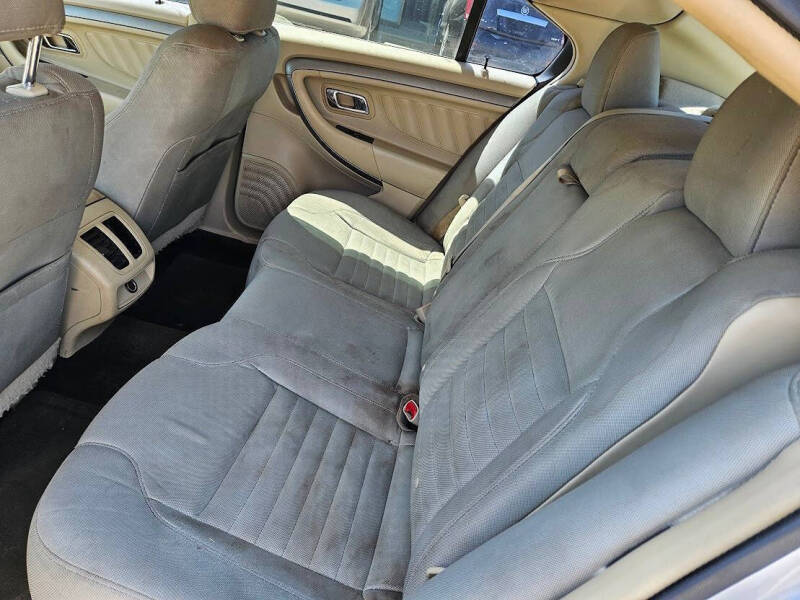 2015 Ford Taurus SE