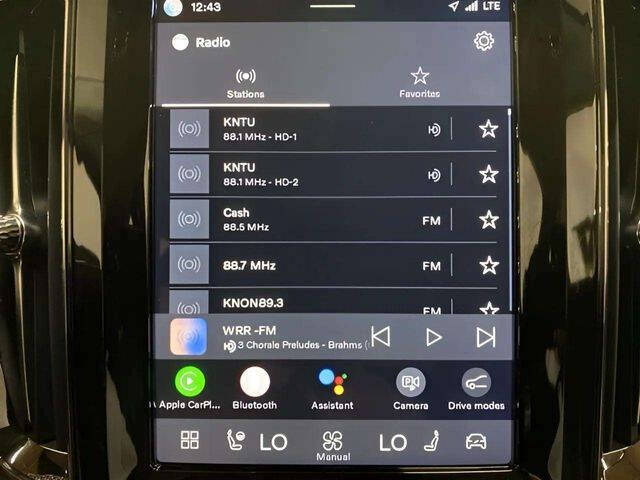 2025 Volvo XC60 B5 Core Dark Theme