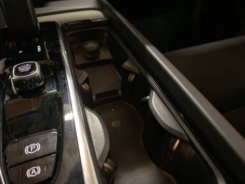 2025 Volvo XC60 B5 Plus Dark Theme