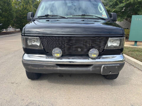 2003 Ford E-Series E-250 SD