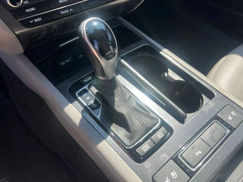 2017 Genesis G80