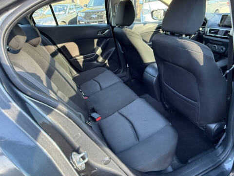 2015 Mazda MAZDA3 i Sport