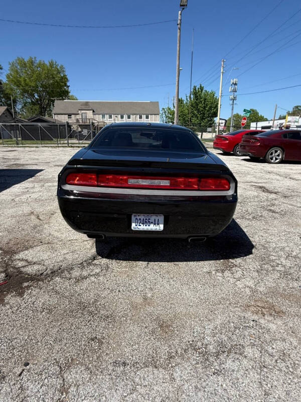 2013 Dodge Challenger SXT Plus