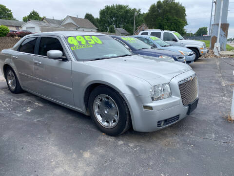 2005 Chrysler 300 for sale at AA Auto Sales in Independence MO