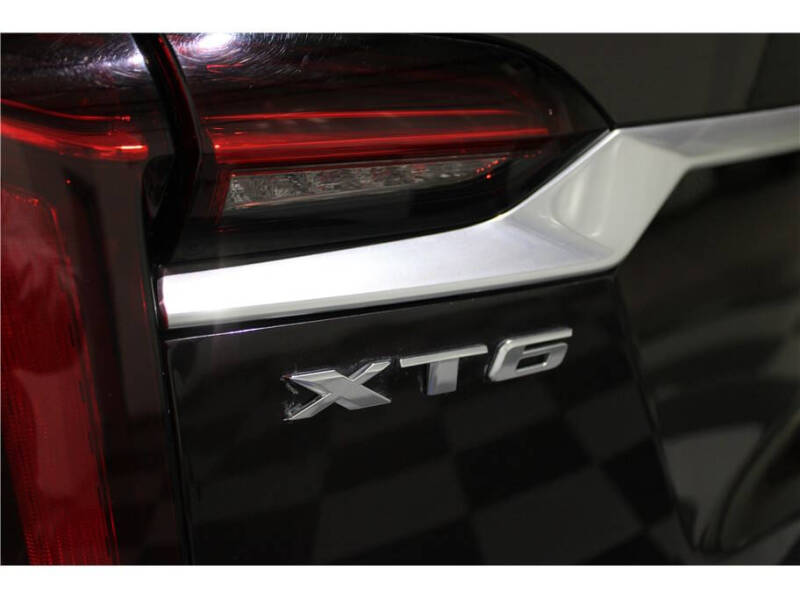 2020 Cadillac XT6 Premium Luxury