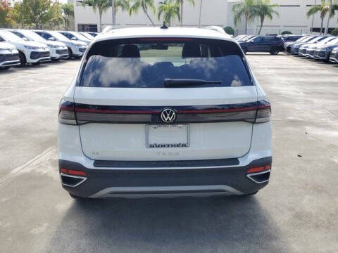 2025 Volkswagen Taos SE