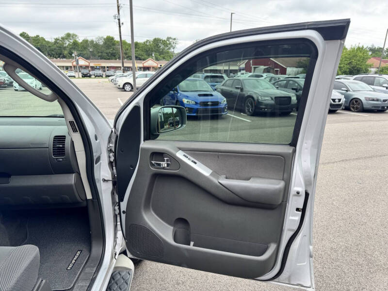 2012 Nissan Pathfinder SV