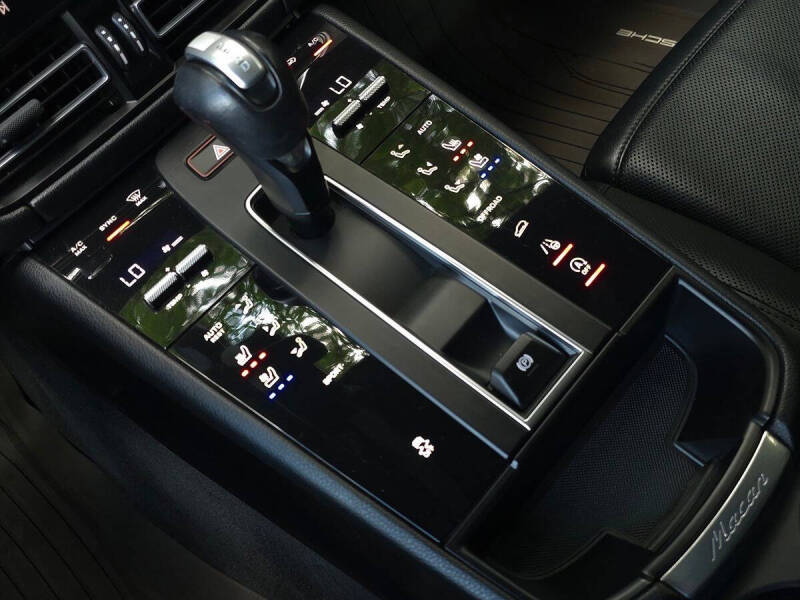 2023 Porsche Macan