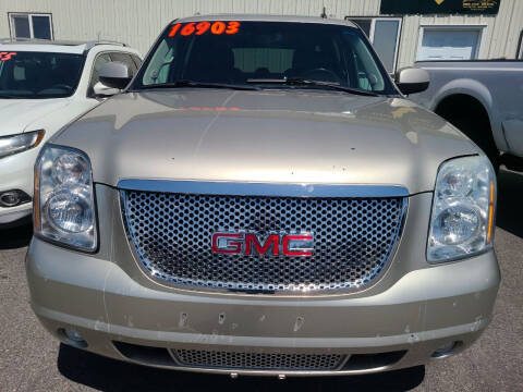 2013 GMC Yukon XL for sale at BELOW BOOK AUTO SALES in Idaho Falls ID
