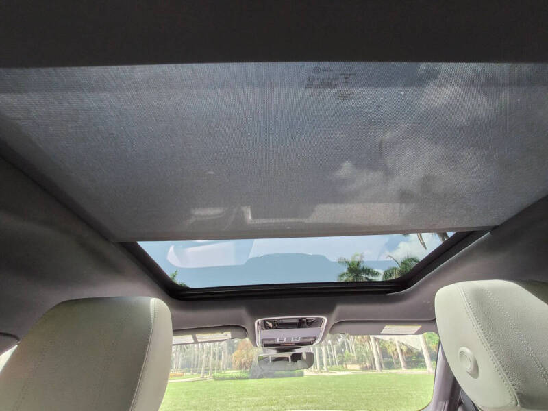 2019 Land Rover Range Rover Velar P250 R-Dynamic SE