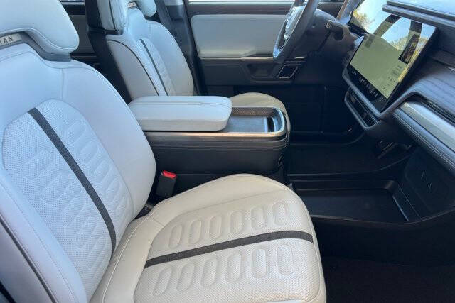 2024 Rivian R1S