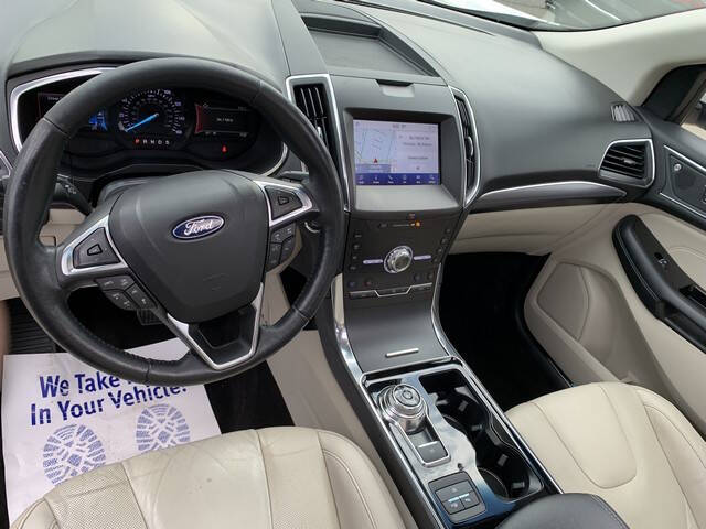2020 Ford Edge Titanium