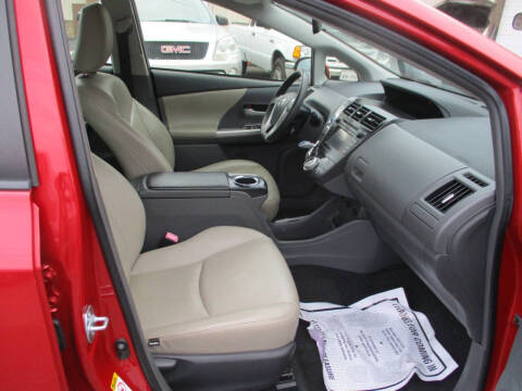 2013 Toyota Prius v Two