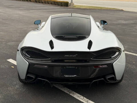 2017 McLaren 570GT